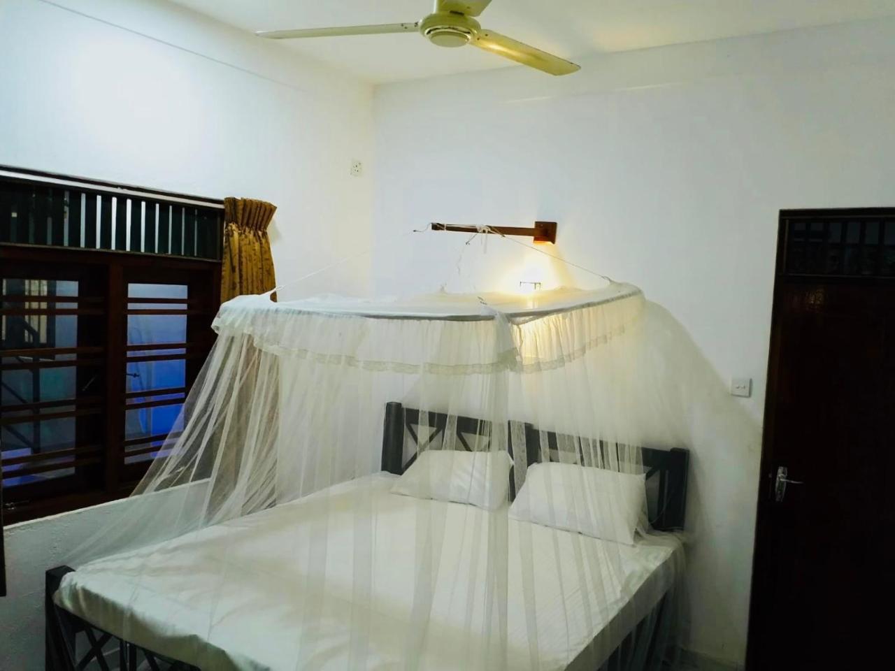 Hikkaduwa Family Inn Екстер'єр фото